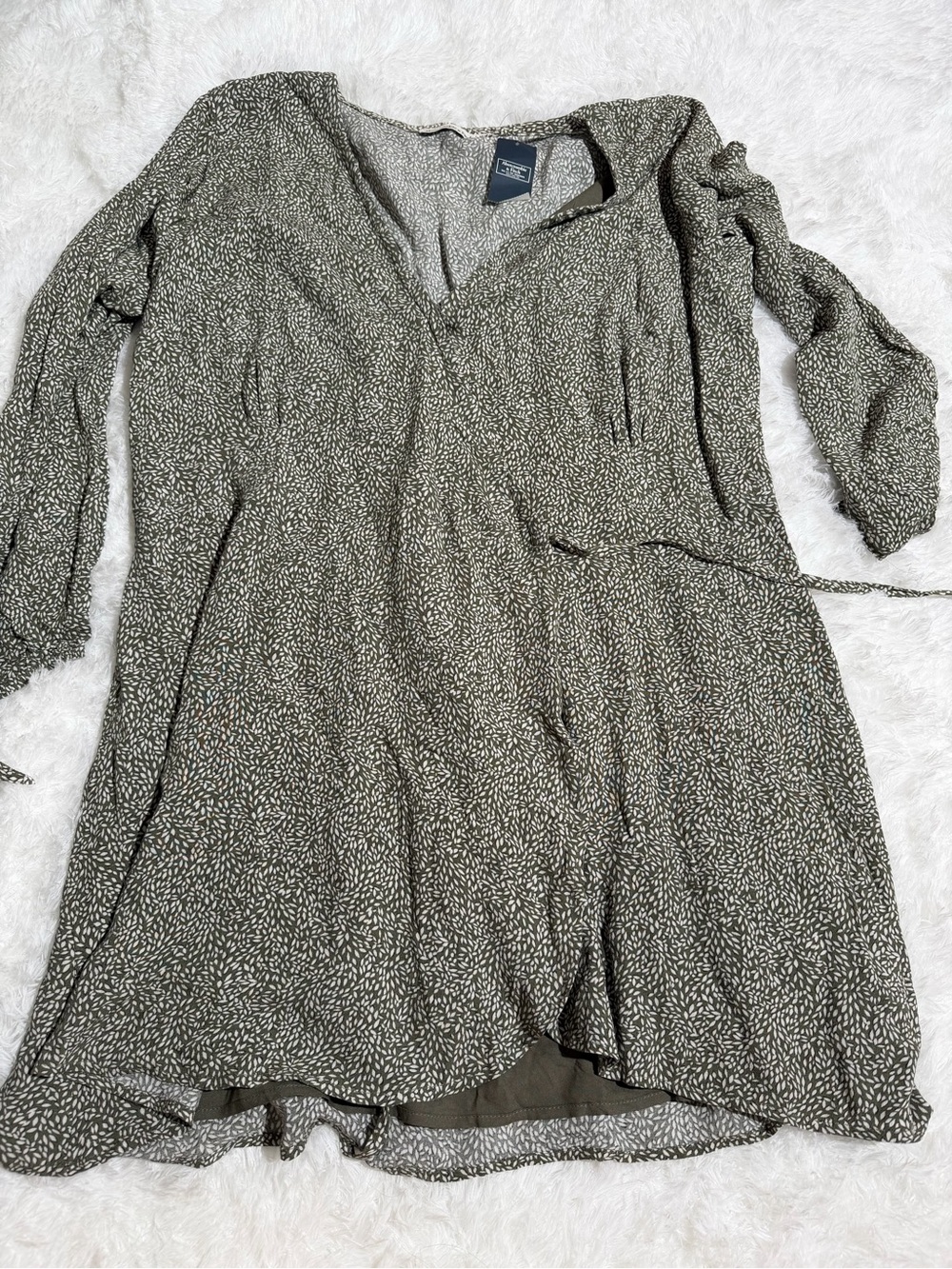 NWT Abercrombie and Fitch XL Petite Olive Green Printed Wrap Dress Long Sleeve